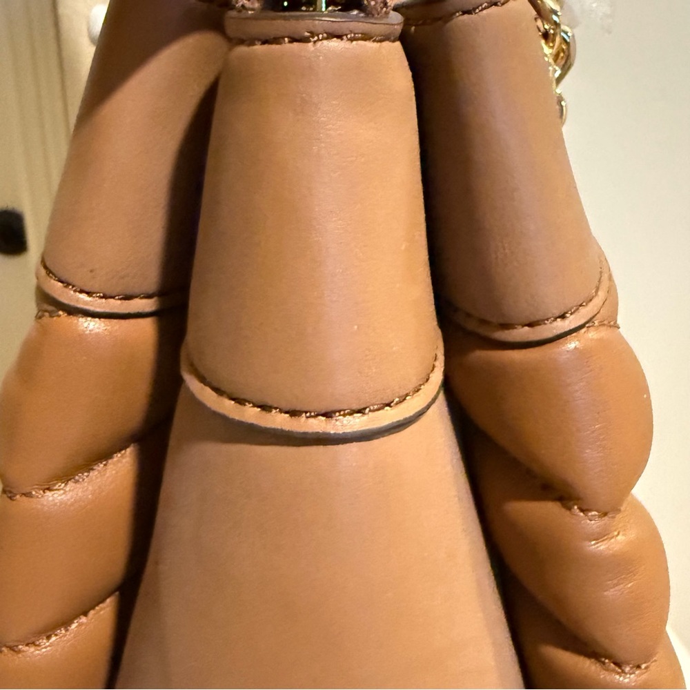 Michael Kors Whitney Medium Quilted Chain shoulder Tote bag in luggage tan. - Picture 6 of 15